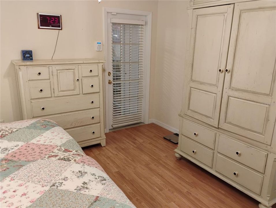 For Sale: $275,000 (2 beds, 2 baths, 1457 Square Feet)