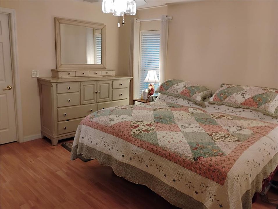For Sale: $275,000 (2 beds, 2 baths, 1457 Square Feet)