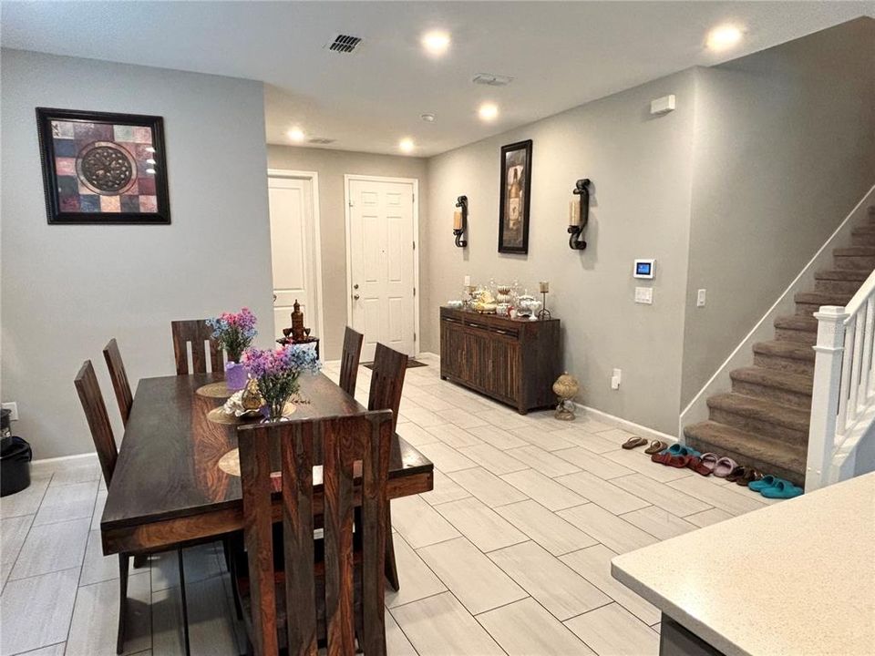 For Sale: $420,000 (5 beds, 3 baths, 2550 Square Feet)
