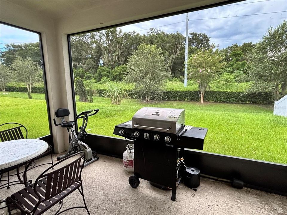 For Sale: $420,000 (5 beds, 3 baths, 2550 Square Feet)