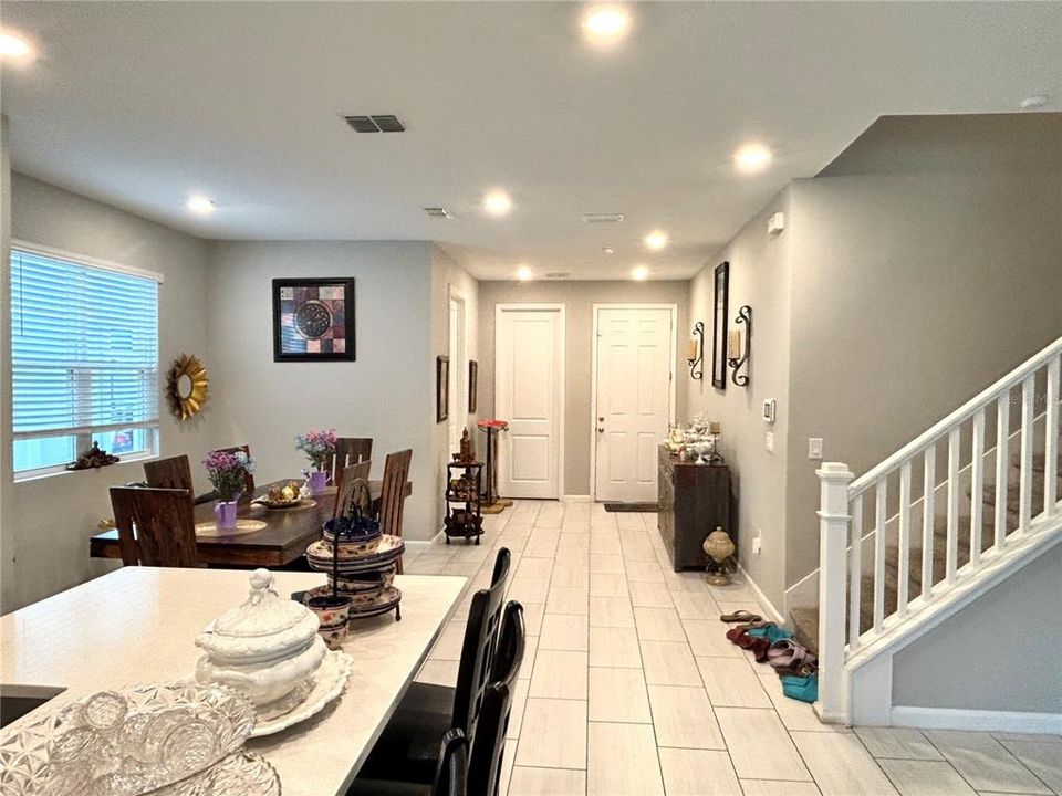 For Sale: $420,000 (5 beds, 3 baths, 2550 Square Feet)