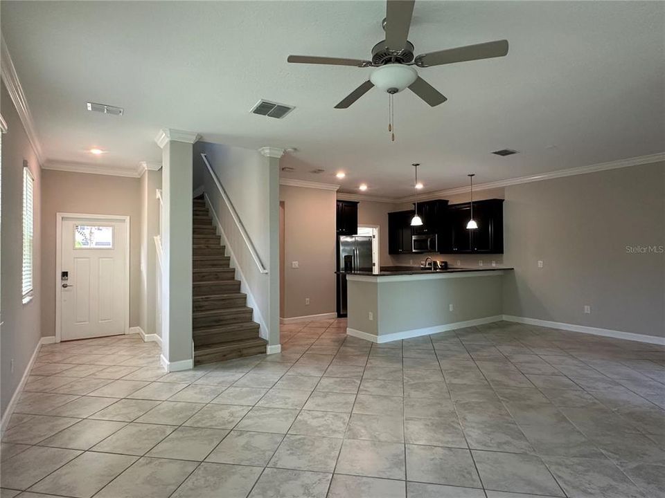 For Rent: $2,600 (3 beds, 2 baths, 1801 Square Feet)
