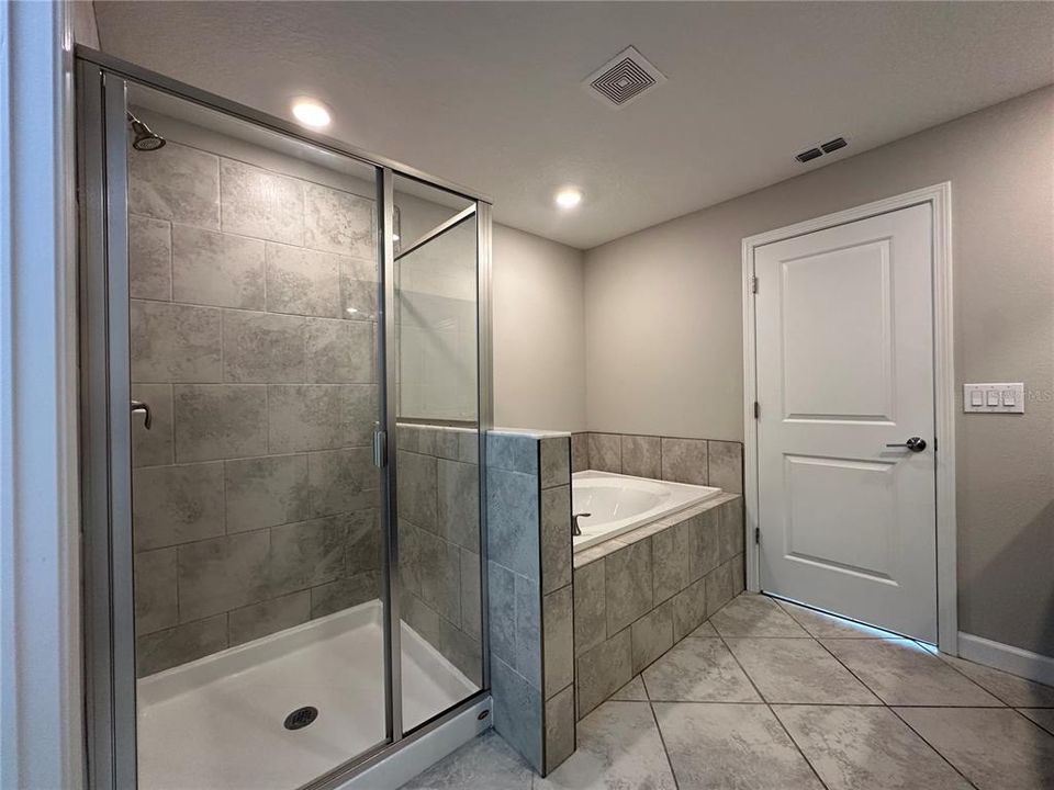 For Rent: $2,600 (3 beds, 2 baths, 1801 Square Feet)