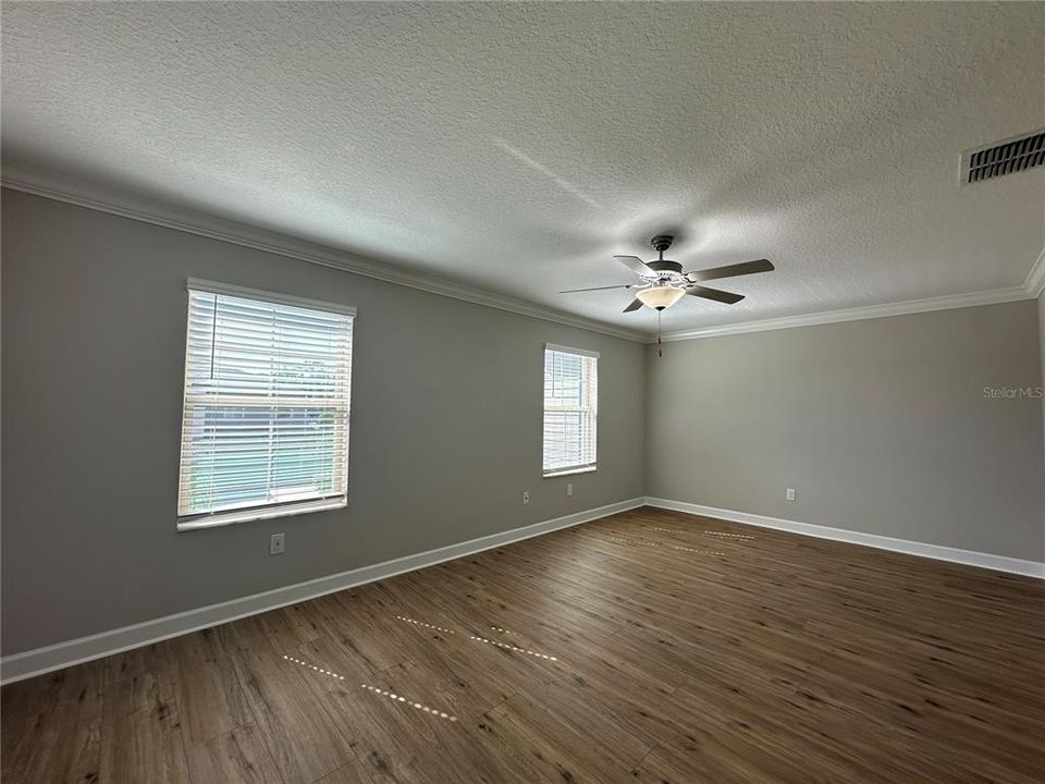 For Rent: $2,600 (3 beds, 2 baths, 1801 Square Feet)
