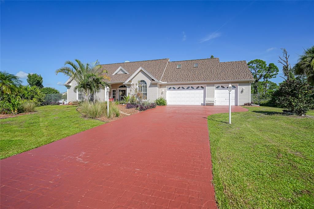 For Sale: $536,000 (3 beds, 2 baths, 1999 Square Feet)