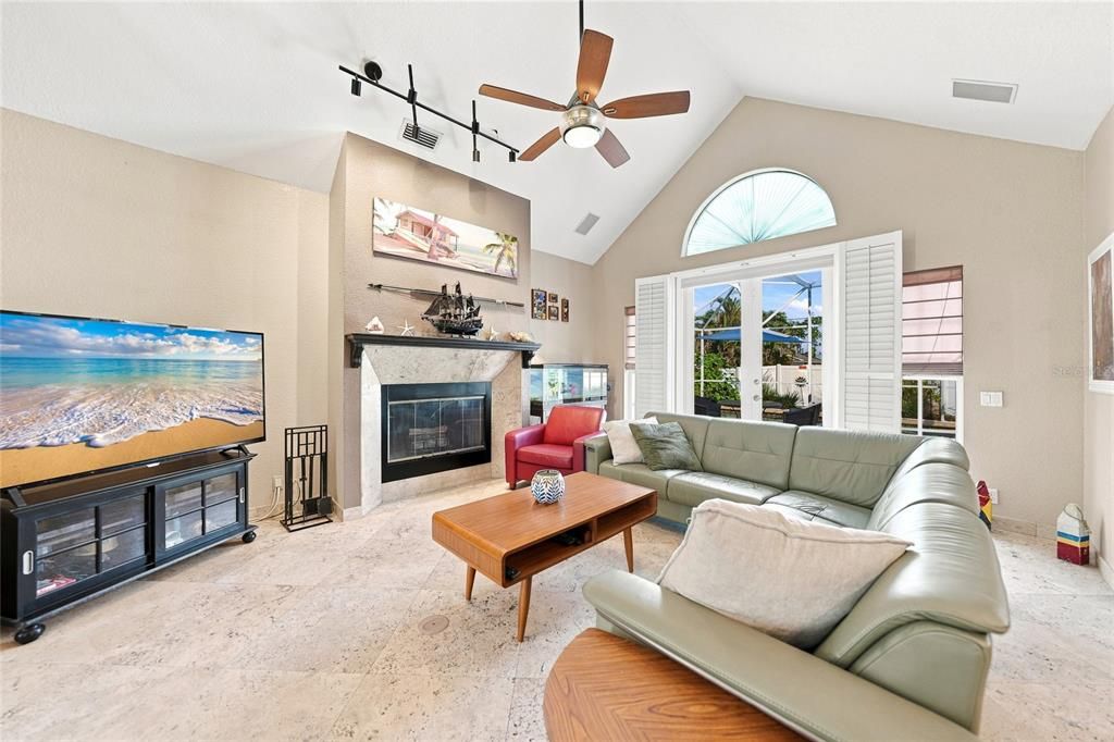 For Sale: $536,000 (3 beds, 2 baths, 1999 Square Feet)