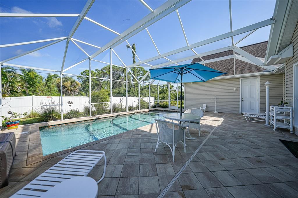 For Sale: $536,000 (3 beds, 2 baths, 1999 Square Feet)