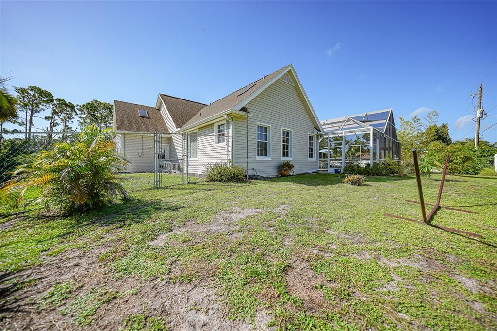 For Sale: $536,000 (3 beds, 2 baths, 1999 Square Feet)