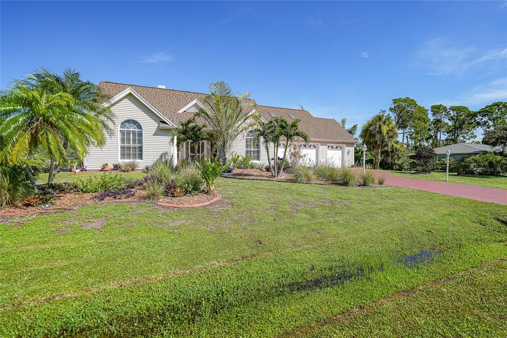 For Sale: $536,000 (3 beds, 2 baths, 1999 Square Feet)