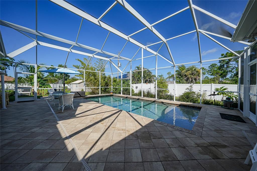 For Sale: $536,000 (3 beds, 2 baths, 1999 Square Feet)