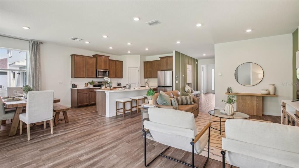 На продажу: $457,000 (4 спален, 2 ванн, 2045 Квадратных фут)