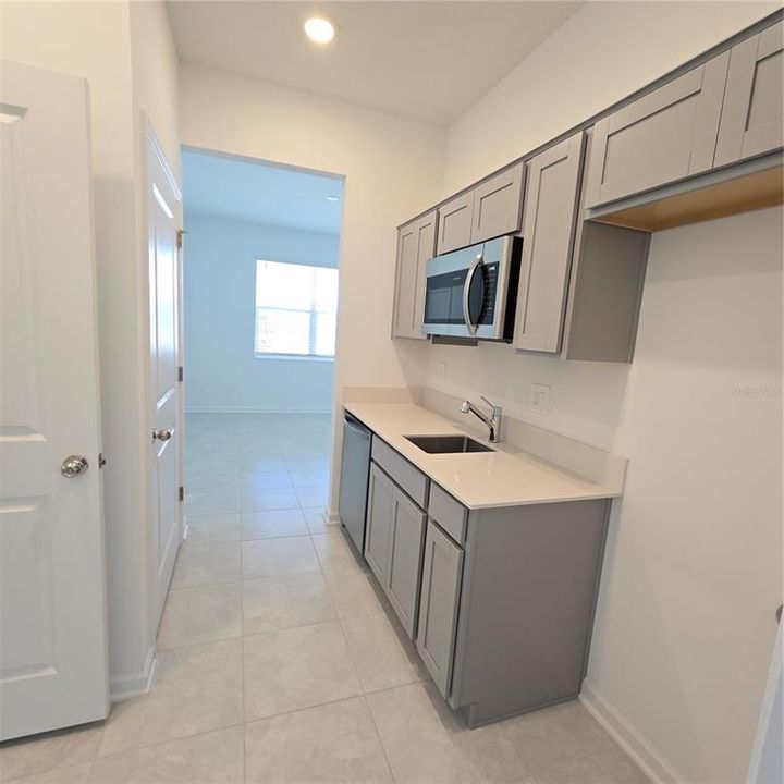 В аренду: $2,450 (4 спален, 3 ванн, 2019 Квадратных фут)