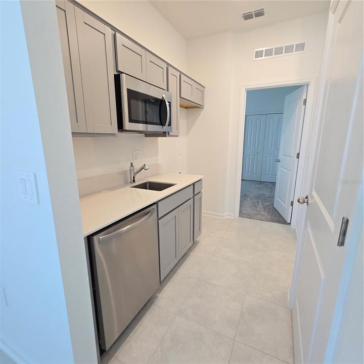 В аренду: $2,450 (4 спален, 3 ванн, 2019 Квадратных фут)
