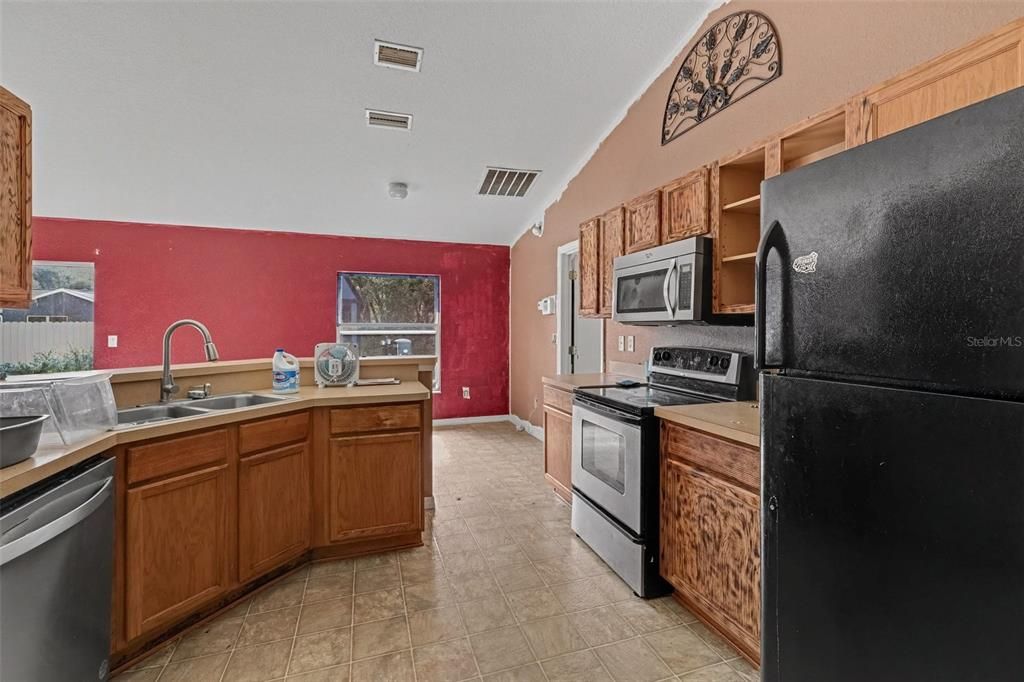 For Sale: $240,000 (3 beds, 2 baths, 1362 Square Feet)