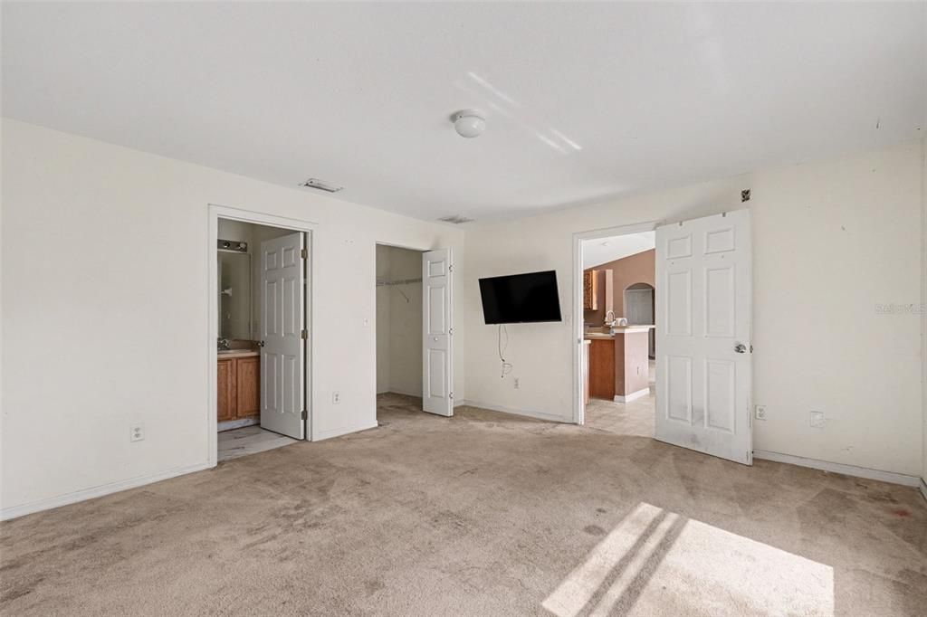 For Sale: $240,000 (3 beds, 2 baths, 1362 Square Feet)