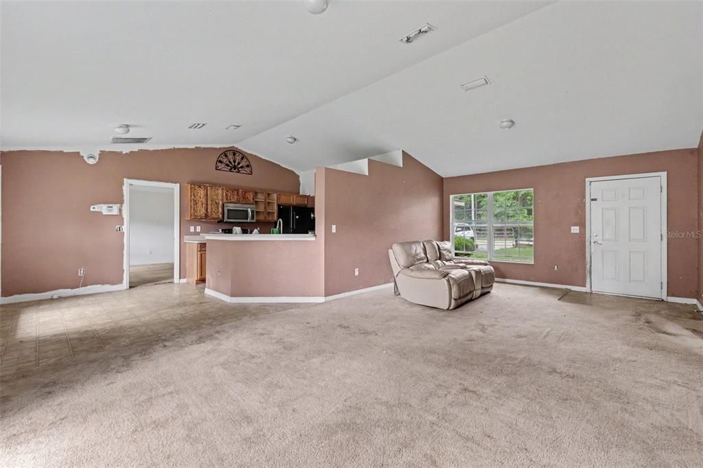 For Sale: $240,000 (3 beds, 2 baths, 1362 Square Feet)