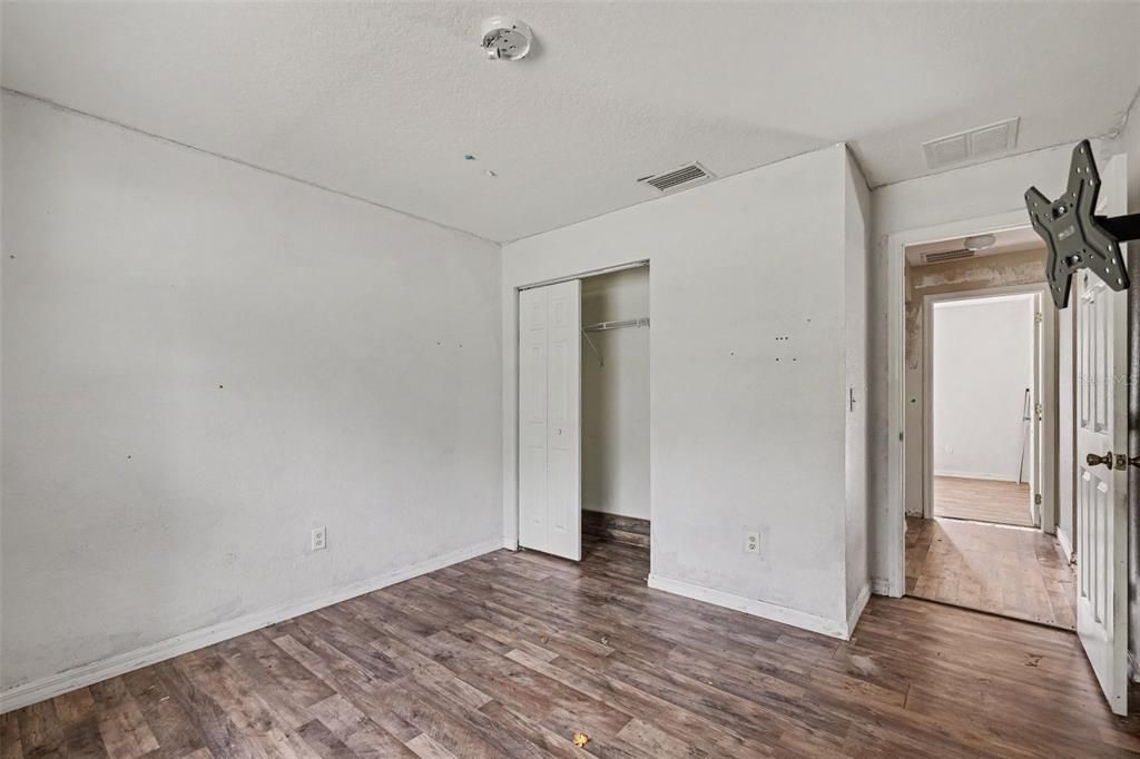 For Sale: $240,000 (3 beds, 2 baths, 1362 Square Feet)