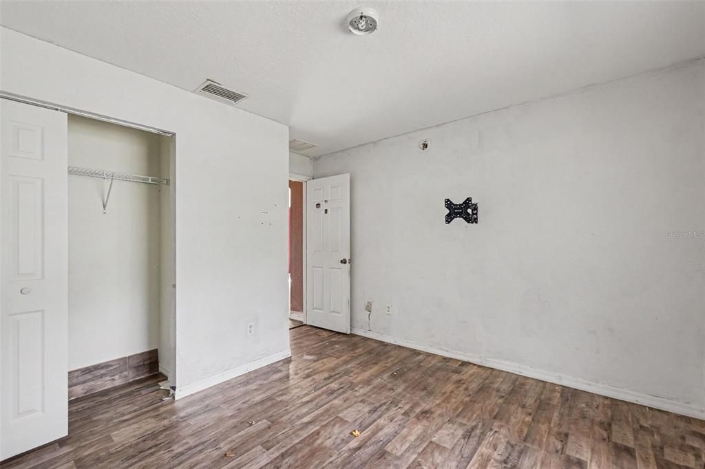 For Sale: $240,000 (3 beds, 2 baths, 1362 Square Feet)
