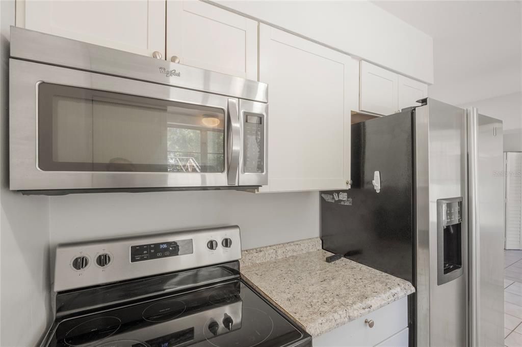 For Sale: $439,000 (3 beds, 1 baths, 868 Square Feet)