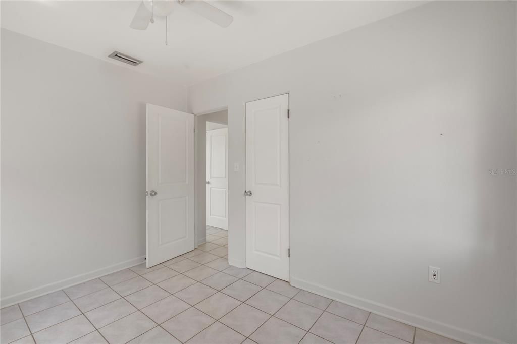 For Sale: $439,000 (3 beds, 1 baths, 868 Square Feet)