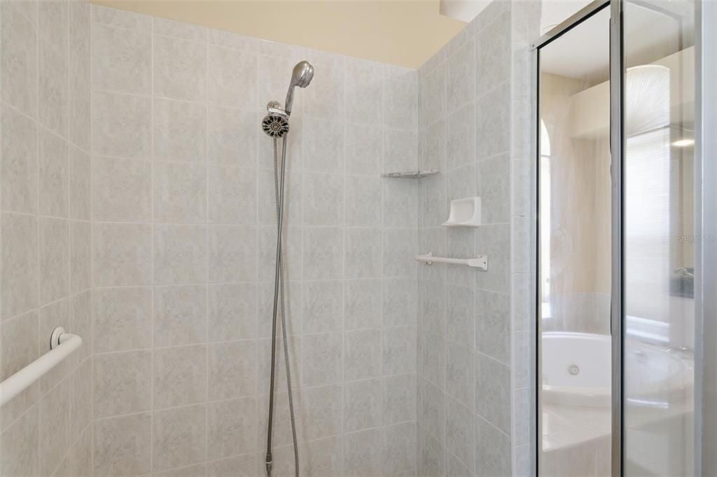 En Venta: $529,000 (4 camas, 3 baños, 2538 Pies cuadrados)