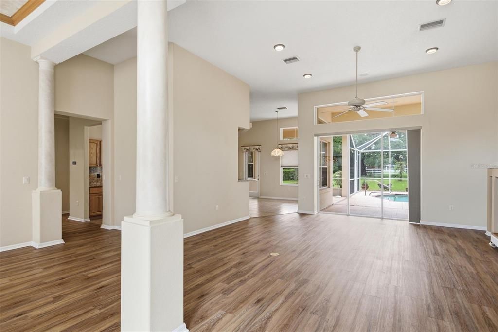 En Venta: $529,000 (4 camas, 3 baños, 2538 Pies cuadrados)