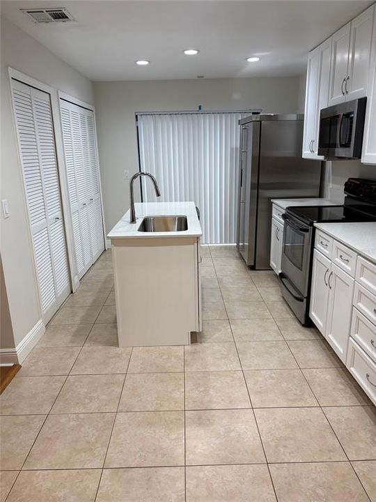 For Rent: $2,000 (2 beds, 2 baths, 1612 Square Feet)