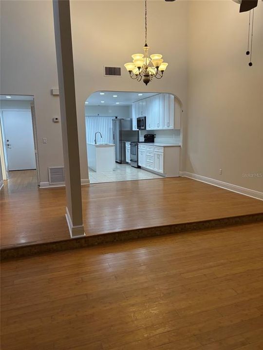 For Rent: $2,000 (2 beds, 2 baths, 1612 Square Feet)
