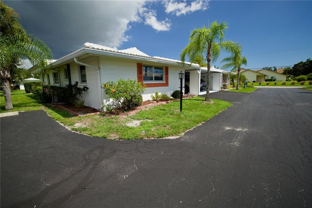 For Sale: $195,900 (2 beds, 2 baths, 1195 Square Feet)