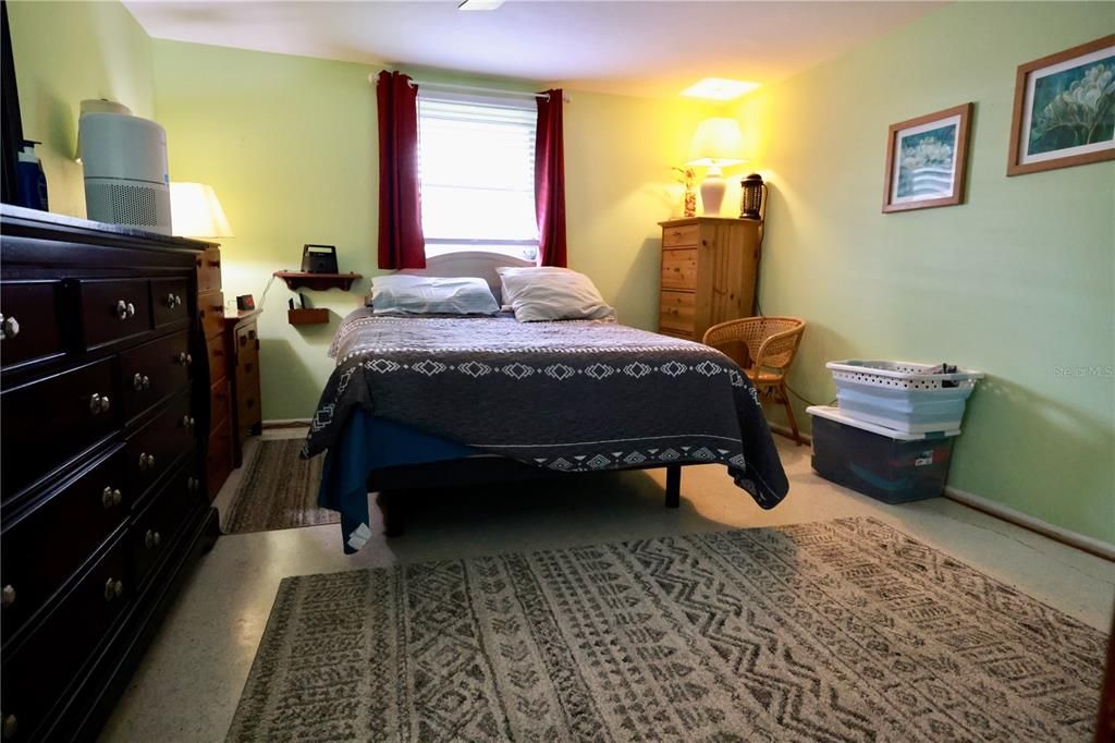 For Sale: $195,900 (2 beds, 2 baths, 1195 Square Feet)