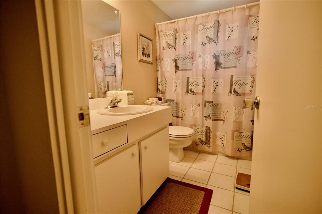 For Sale: $195,900 (2 beds, 2 baths, 1195 Square Feet)