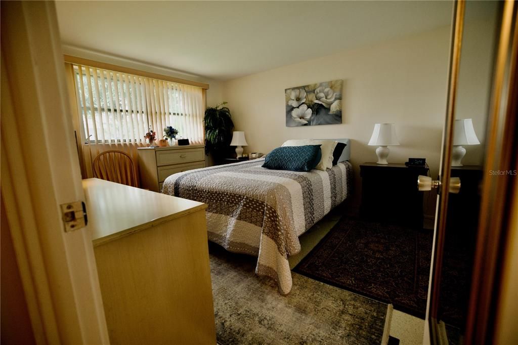 For Sale: $195,900 (2 beds, 2 baths, 1195 Square Feet)