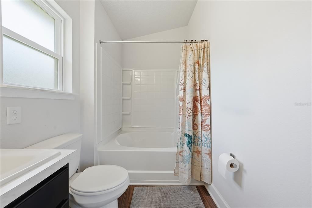 For Sale: $309,900 (3 beds, 2 baths, 1292 Square Feet)