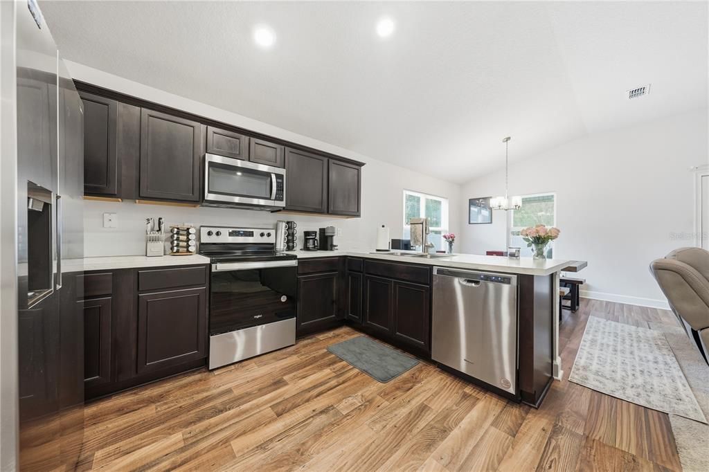 For Sale: $309,900 (3 beds, 2 baths, 1292 Square Feet)