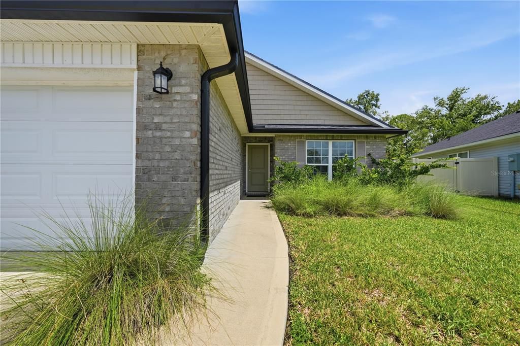 For Sale: $309,900 (3 beds, 2 baths, 1292 Square Feet)