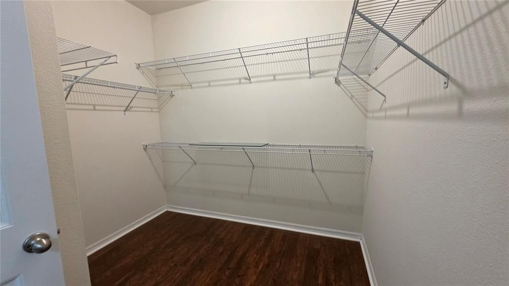 В аренду: $2,400 (4 спален, 2 ванн, 2070 Квадратных фут)
