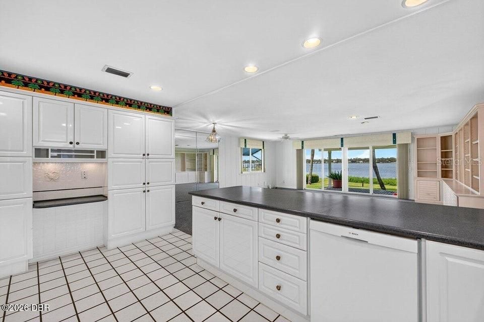 For Sale: $1,200,000 (3 beds, 2 baths, 2307 Square Feet)