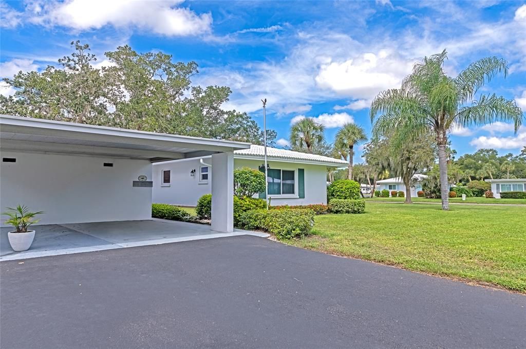 For Sale: $175,000 (2 beds, 2 baths, 1055 Square Feet)