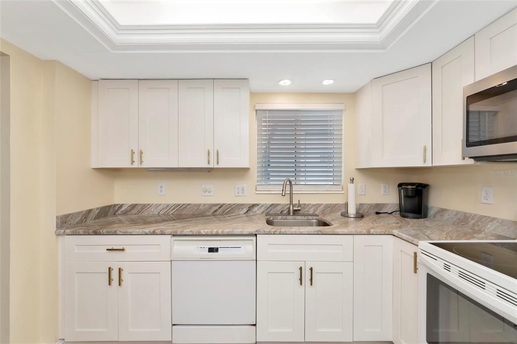 For Sale: $175,000 (2 beds, 2 baths, 1055 Square Feet)
