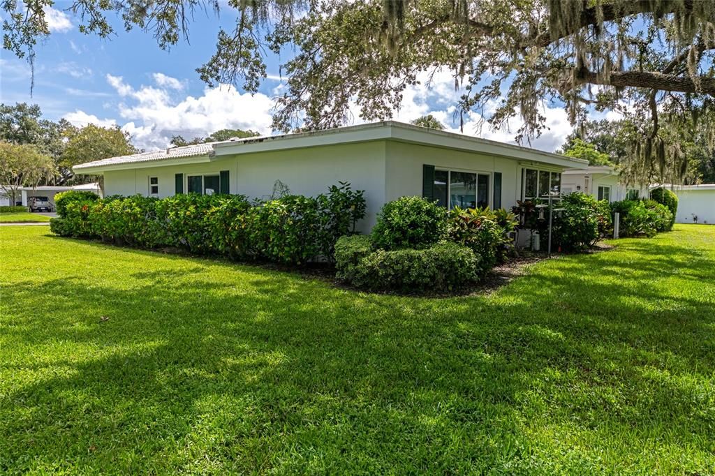 For Sale: $175,000 (2 beds, 2 baths, 1055 Square Feet)