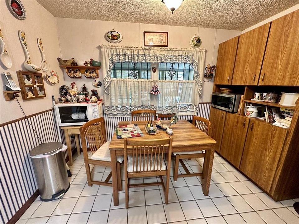 For Sale: $287,500 (3 beds, 2 baths, 1480 Square Feet)