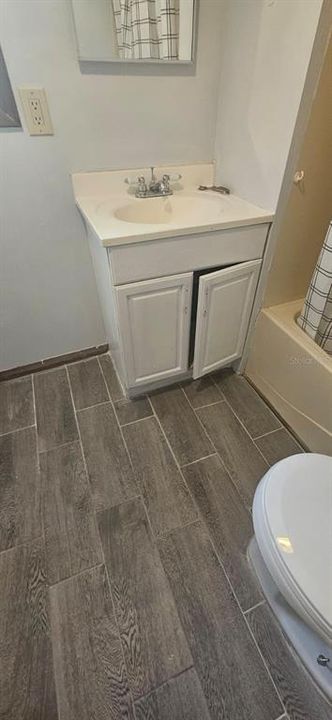 For Sale: $95,999 (2 beds, 1 baths, 672 Square Feet)