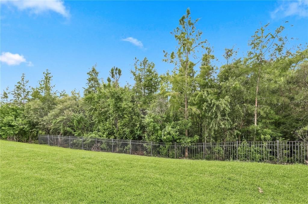 Activo con contrato: $380,000 (4 camas, 2 baños, 2465 Pies cuadrados)