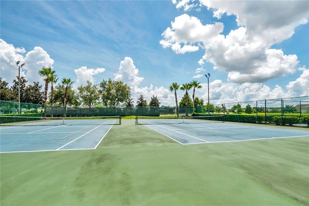 Activo con contrato: $380,000 (4 camas, 2 baños, 2465 Pies cuadrados)