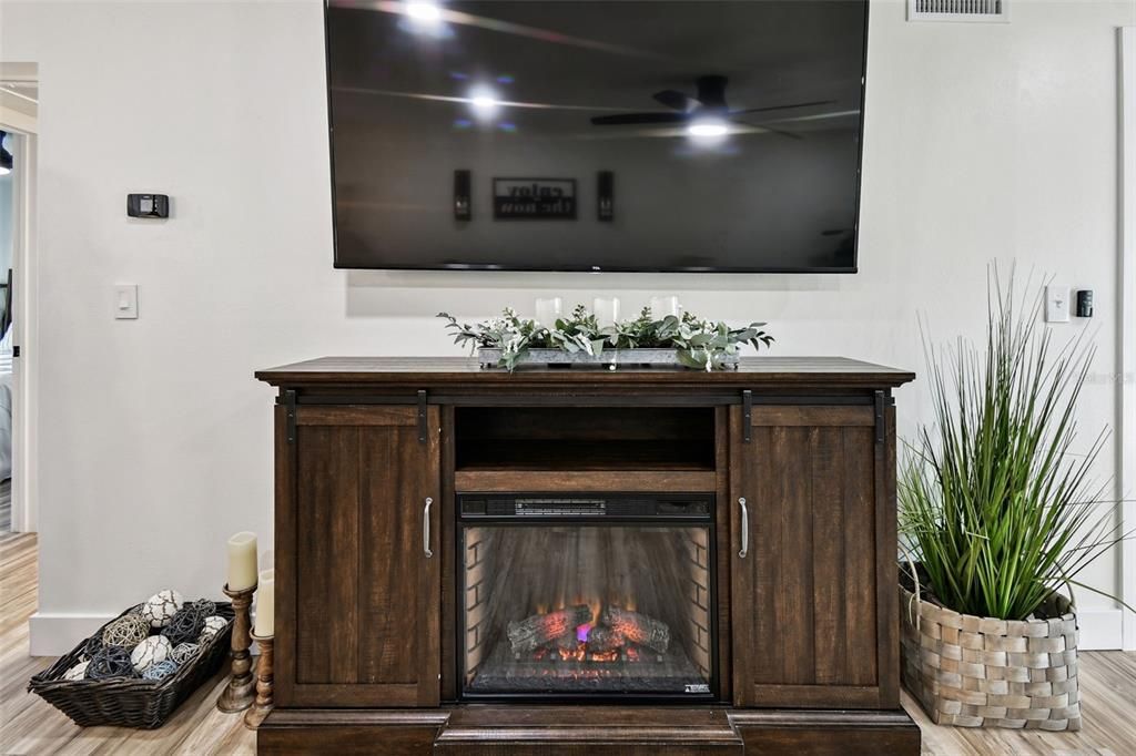 For Rent: $2,600 (2 beds, 2 baths, 865 Square Feet)