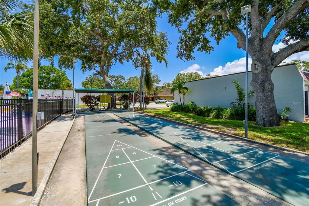 For Rent: $2,600 (2 beds, 2 baths, 865 Square Feet)