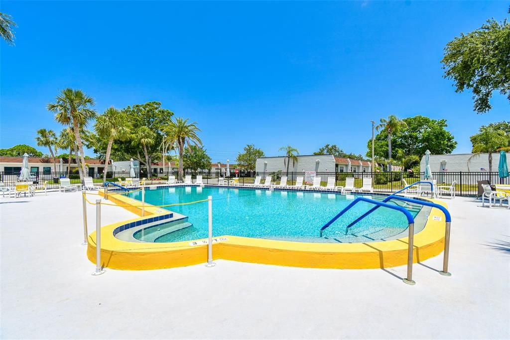 For Rent: $2,600 (2 beds, 2 baths, 865 Square Feet)