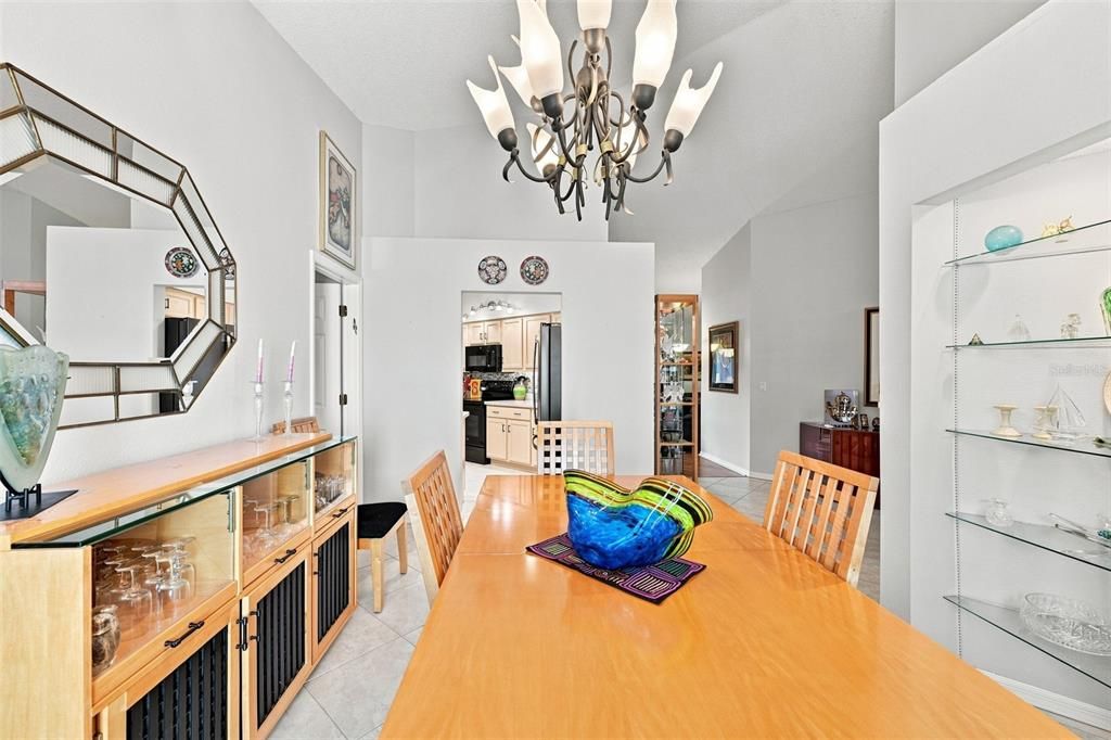 На продажу: $369,000 (3 спален, 2 ванн, 1961 Квадратных фут)