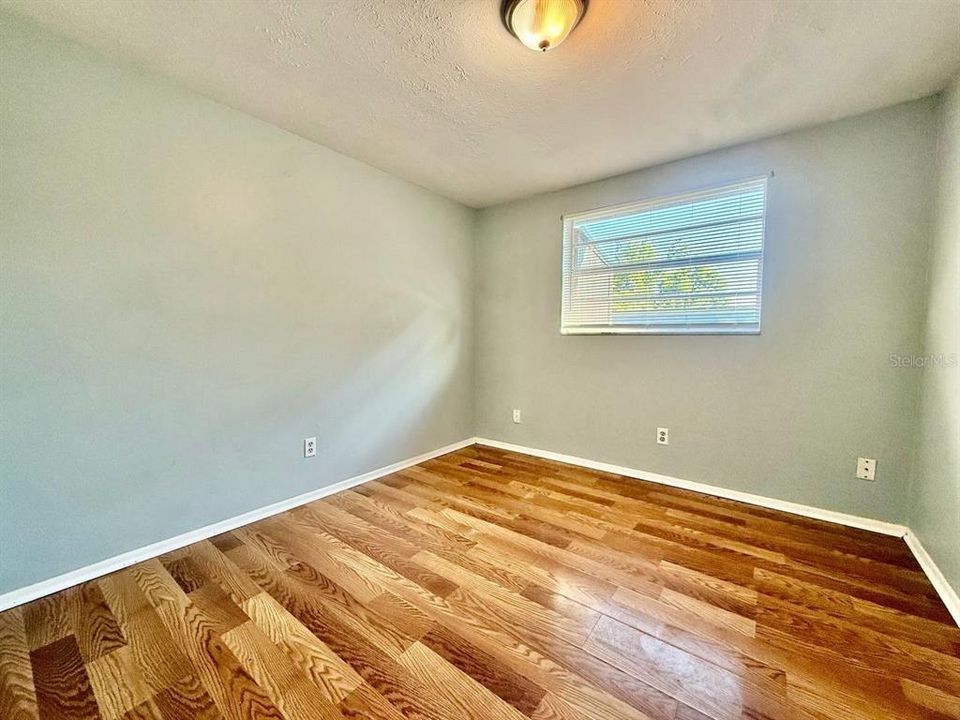 For Rent: $1,250 (2 beds, 1 baths, 702 Square Feet)