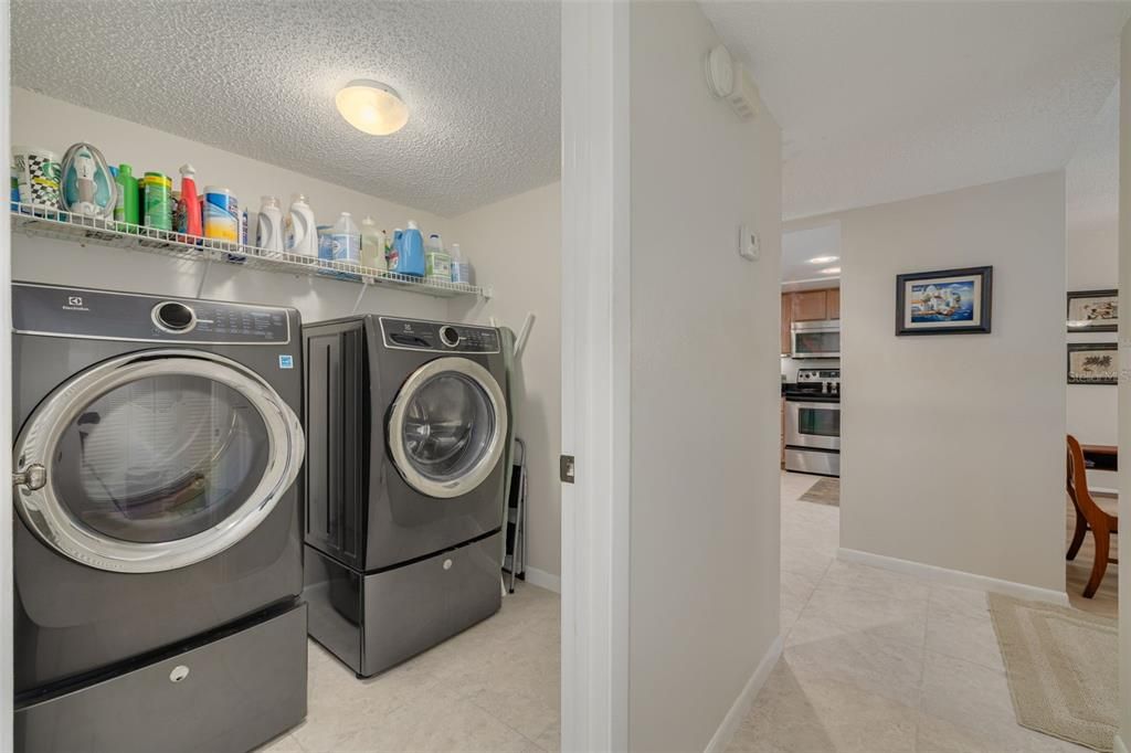 For Sale: $229,900 (2 beds, 2 baths, 1440 Square Feet)